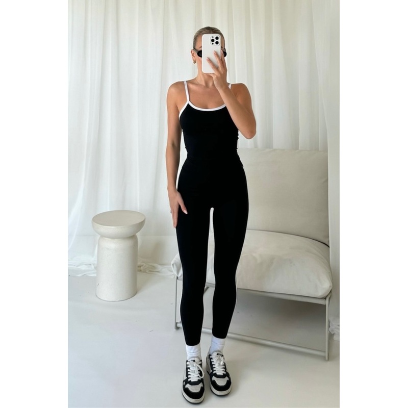 Sammy black and white piping gym set