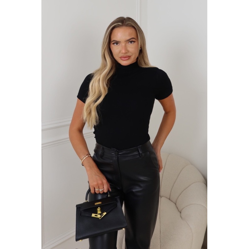 Mila black short sleeve top