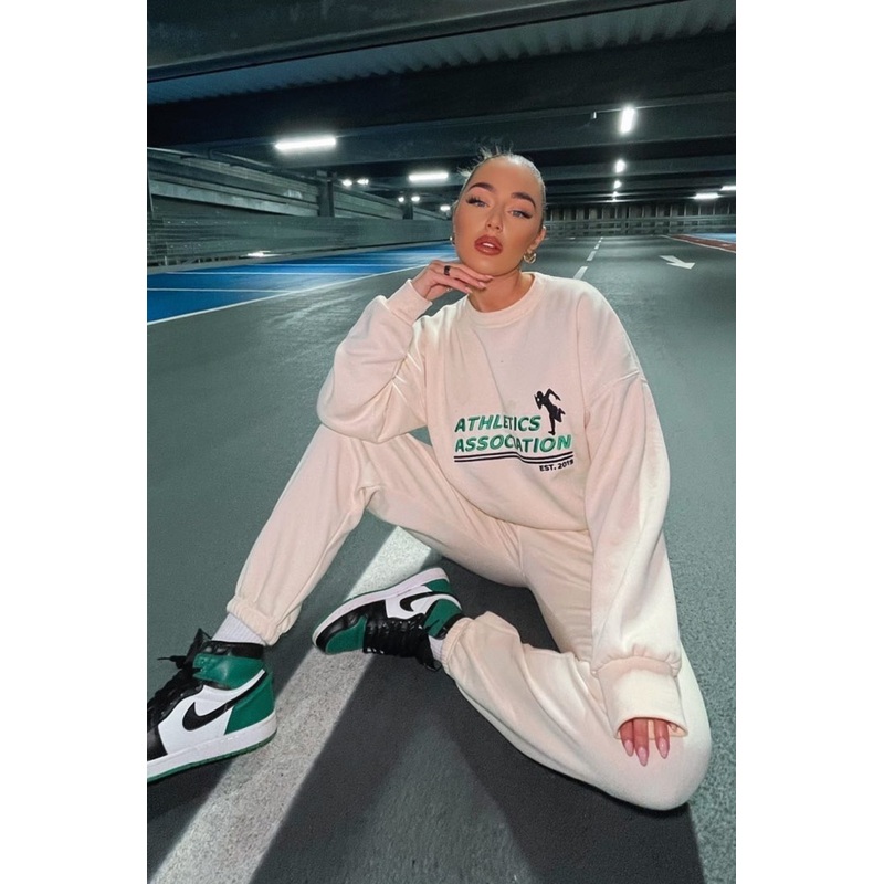 athletics association Embroidered ecru sweater loungewear set