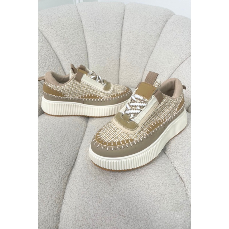 Zoe camel platform trainers