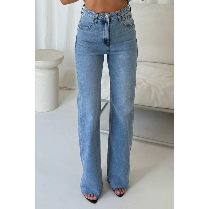 Amanda straight leg  jeans