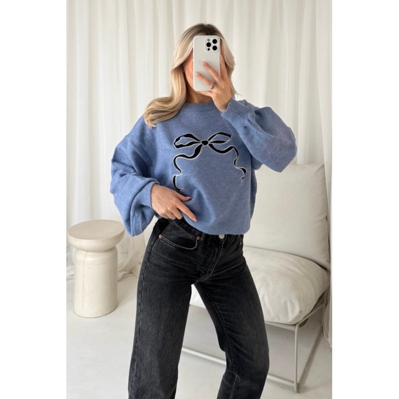 Bow embroidered blue knit sweater