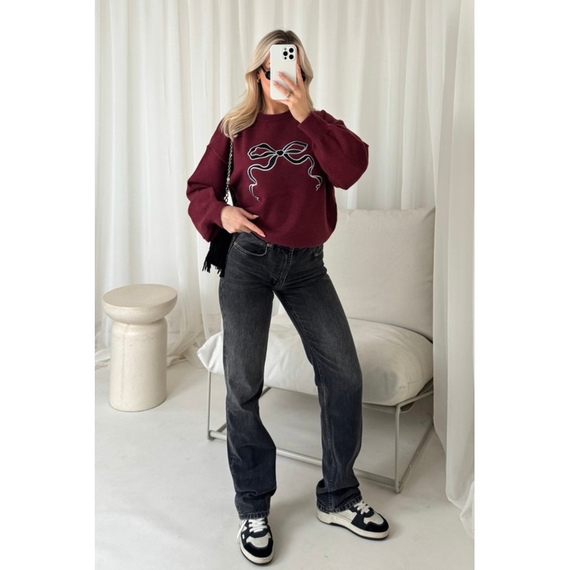 Bow embroidered burgundy knit sweater