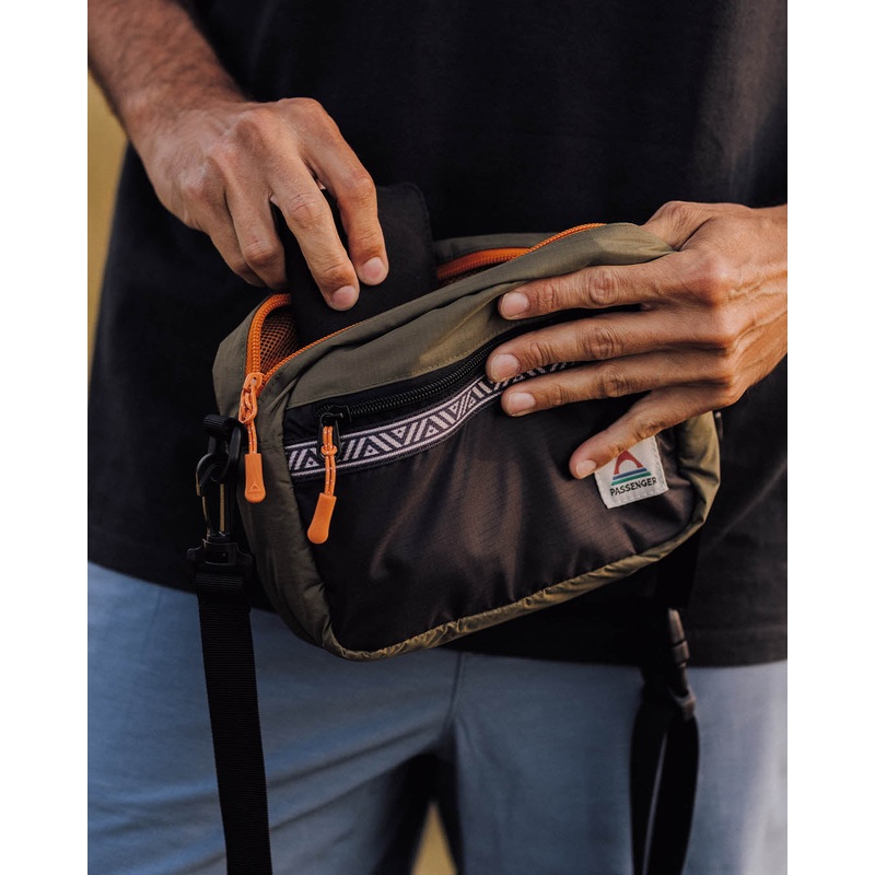 Mainland Recycled Hip Pack - True Black/ Khaki