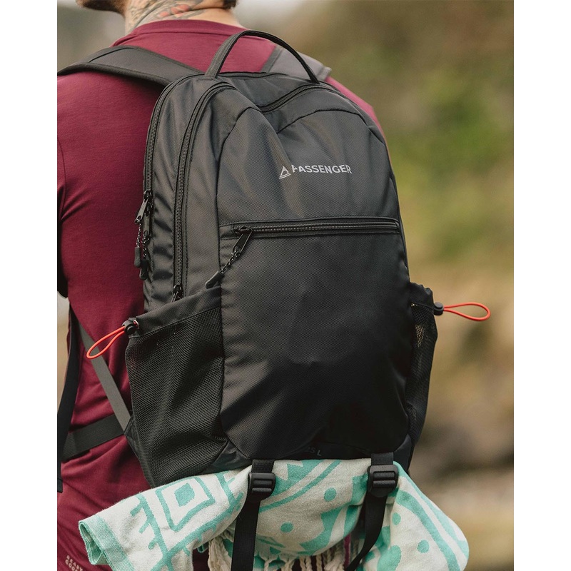 Canyon Recycled 25L Backpack - Black