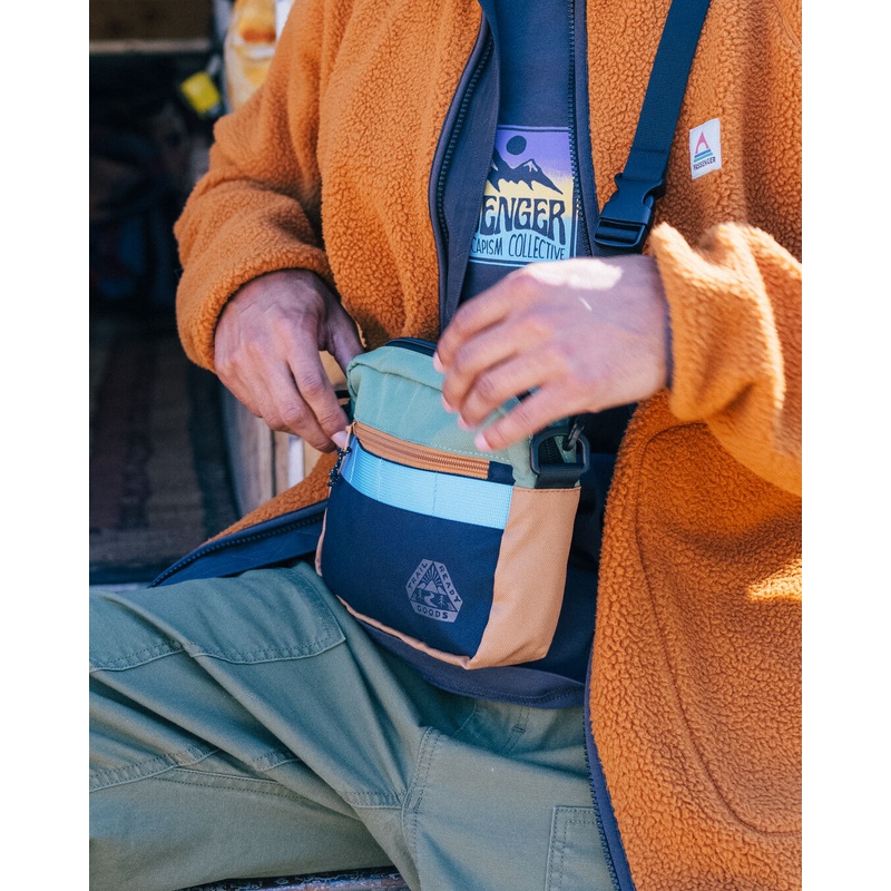 Navigate Hybrid Bike and Hip Pack - Deep Navy/Laurel Green